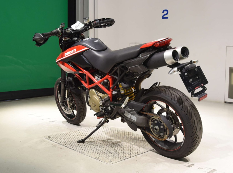 Мотоцикл Ducati HYPERMOTARD 1100 EVO з пробігом 23655 km з пробігом 23655 km