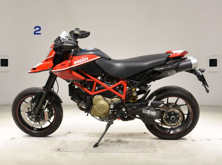 Мотоцикл Ducati HYPERMOTARD 1100 EVO з пробігом 23655 km з пробігом 23655 km