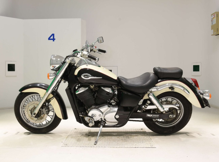 Мотоцикл Honda SHADOW750 з пробігом 15671 km з пробігом 15671 km