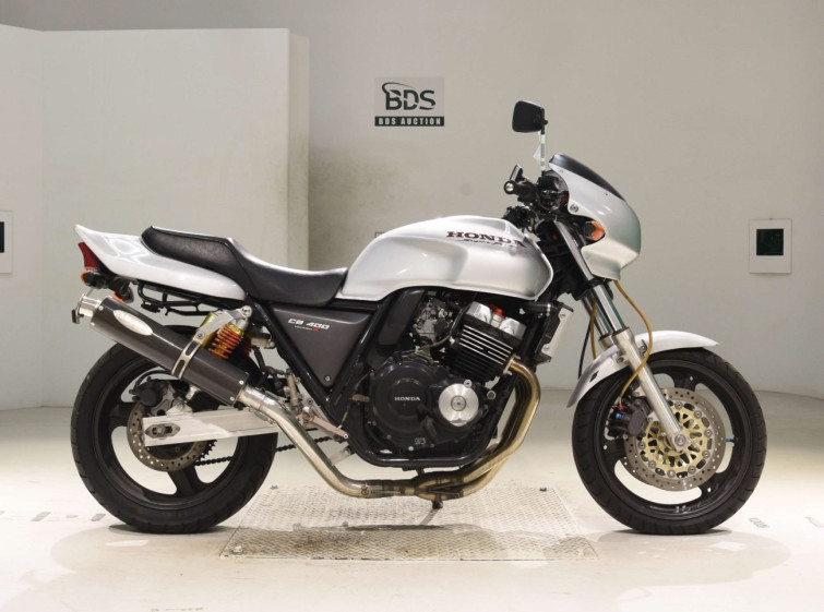 Мотоцикл Honda CB400SFR с пробегом 20352 km с пробегом 20352 km