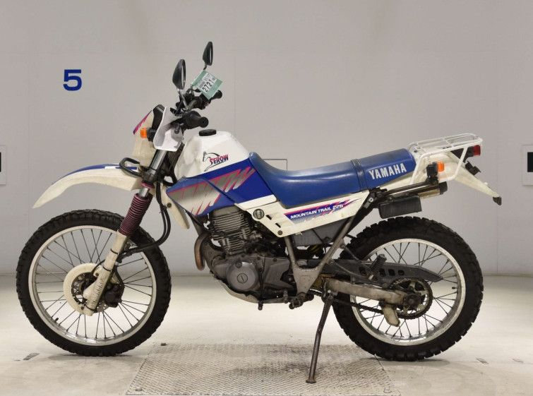 Мотоцикл Yamaha SEROW XT225 с пробегом 27901 km с пробегом 27901 km