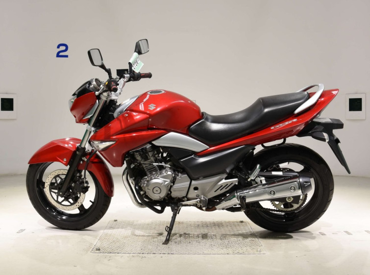 Мотоцикл Suzuki GSR250 с пробегом 21510 km с пробегом 21510 km