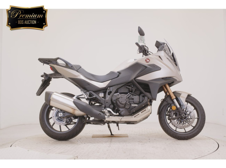 Мотоцикл Honda NT1100 з пробігом 1047 km