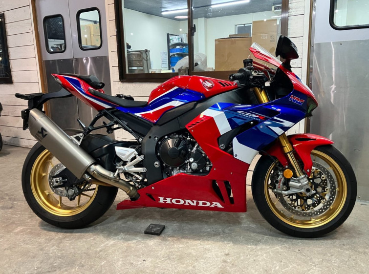 Мотоцикл Honda CBR1000RR с пробегом 2334 km