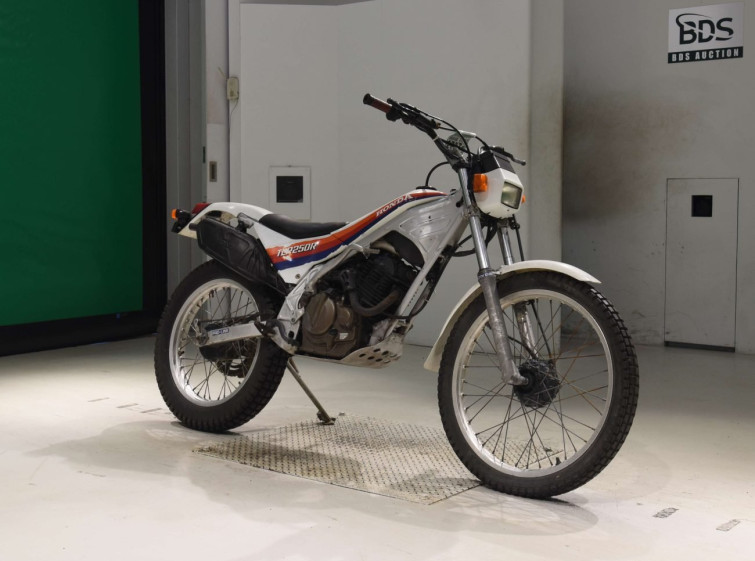 Мотоцикл Honda TLR250R з пробігом 17678 km з пробігом 17678 km
