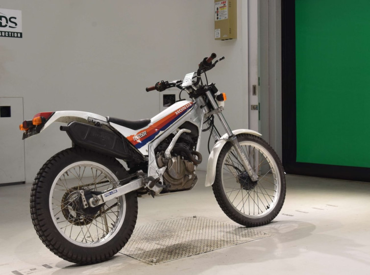 Мотоцикл Honda TLR250R з пробігом 17678 km з пробігом 17678 km