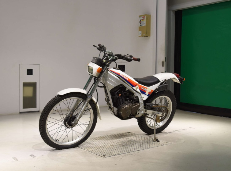 Мотоцикл Honda TLR250R з пробігом 17678 km з пробігом 17678 km