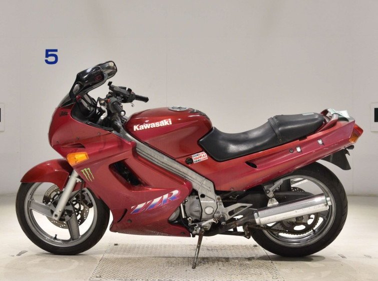 Мотоцикл Kawasaki ZZ-R250 з пробігом 31374 km з пробігом 31374 km