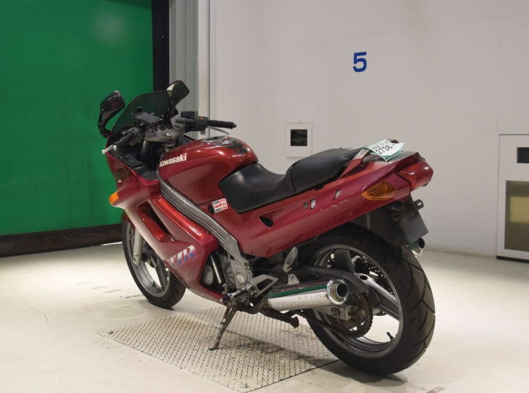 Мотоцикл Kawasaki ZZ-R250 з пробігом 31374 km з пробігом 31374 km