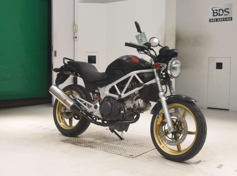 Мотоцикл Honda VTR250 с пробегом 7253 km с пробегом 7253 km