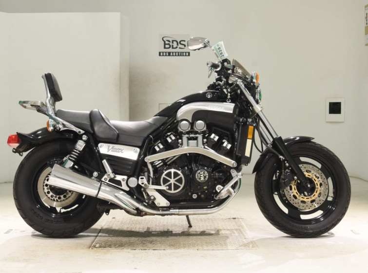Мотоцикл Yamaha VMAX з пробігом 14057 m