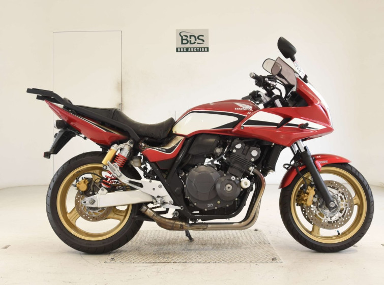 Мотоцикл Honda CB400SFV BOLDOR
