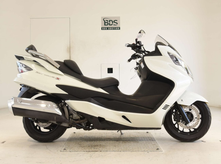 Мотоцикл Suzuki SKYWAVE 250S с пробегом 15812 km