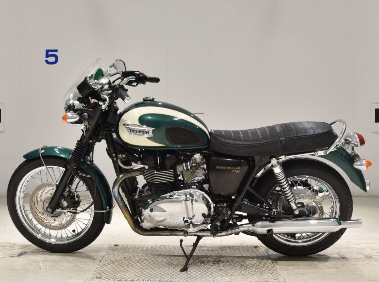 Мотоцикл Triumph BONNEVILLE T100 з пробігом 18073 km з пробігом 18073 km