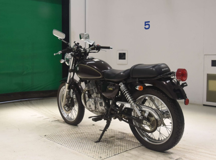 Мотоцикл Suzuki ST250E з пробігом 6601 km з пробігом 6601 km