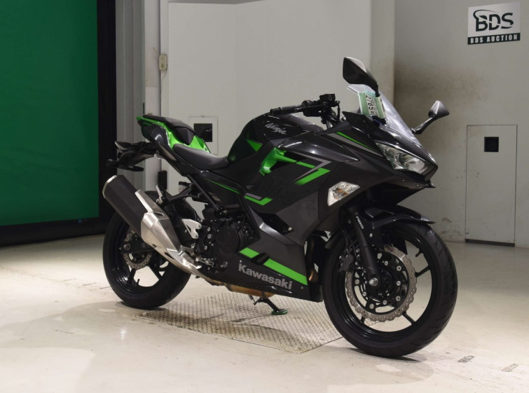 Мотоцикл Kawasaki NINJA400 с пробегом 2839 km с пробегом 2839 km