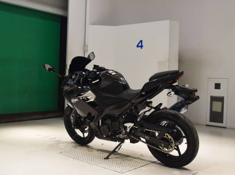 Мотоцикл Kawasaki NINJA400 с пробегом 48732 km с пробегом 48732 km