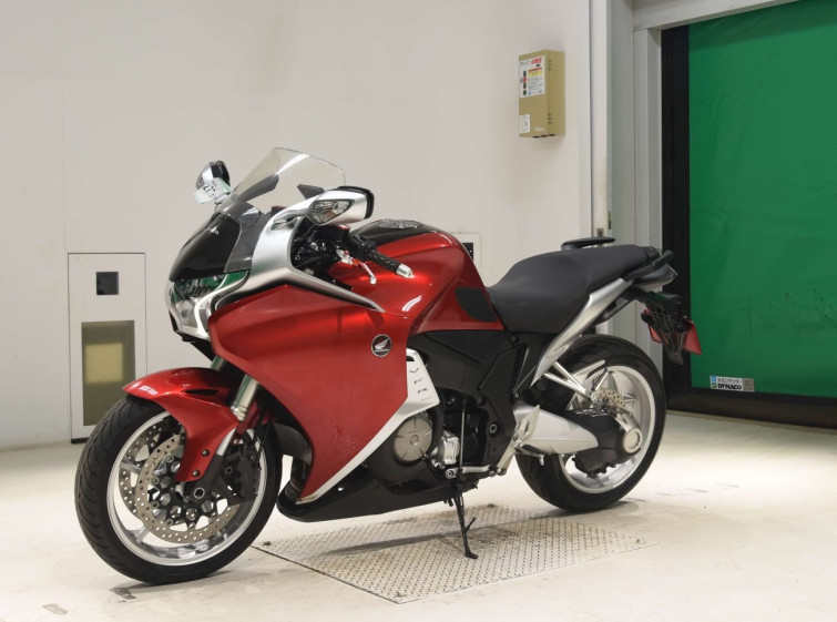 Мотоцикл Honda VFR1200F з пробігом 47756 km з пробігом 47756 km