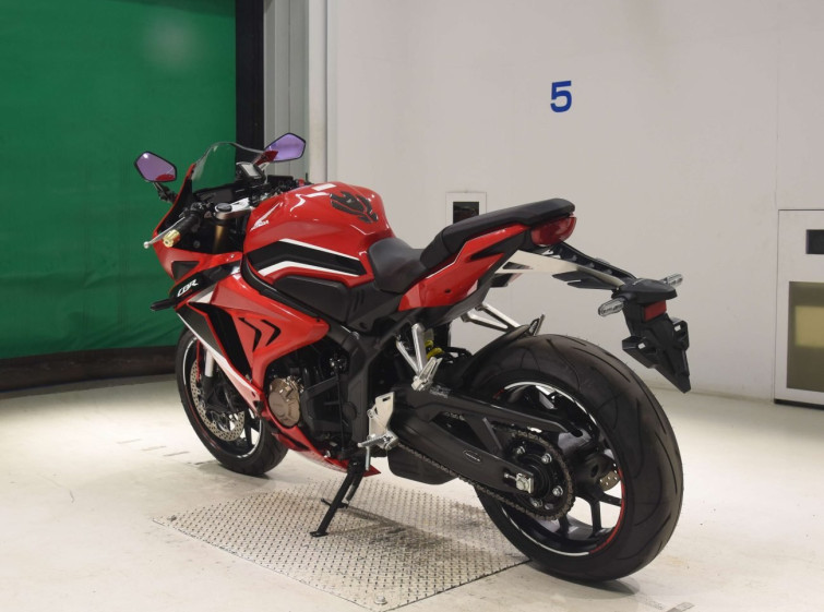 Мотоцикл Honda CBR650R с пробегом 14032 km с пробегом 14032 km