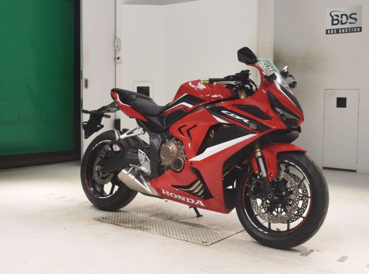 Мотоцикл Honda CBR650R с пробегом 14032 km с пробегом 14032 km