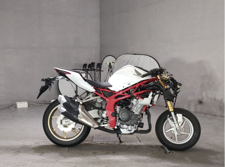 Мотоцикл Honda CBR250RR