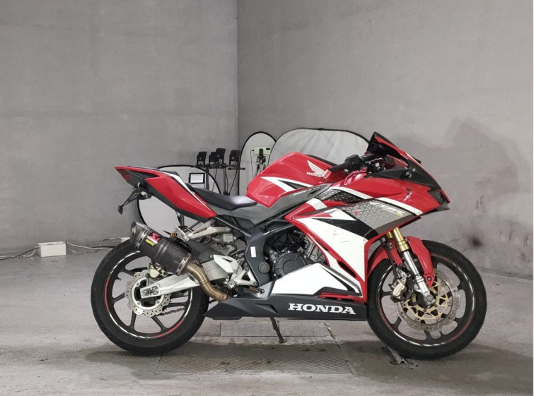 Мотоцикл Honda CBR250RR з пробігом 85917 km