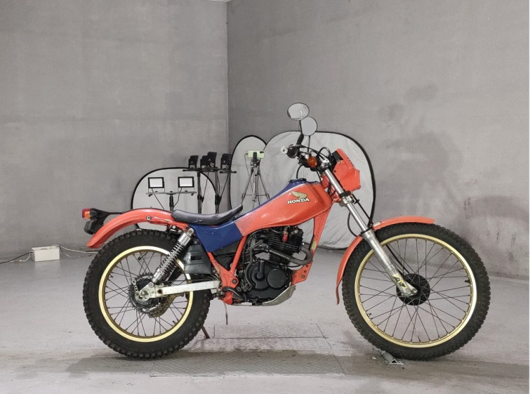 Мотоцикл Honda TLR200 з пробігом 1691 km