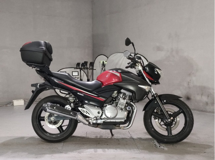 Мотоцикл Suzuki GSR250 з пробігом 43989 km