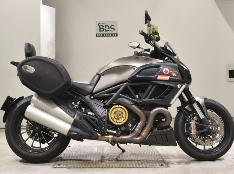Мотоцикл Ducati DIAVEL с пробегом 32411 km
