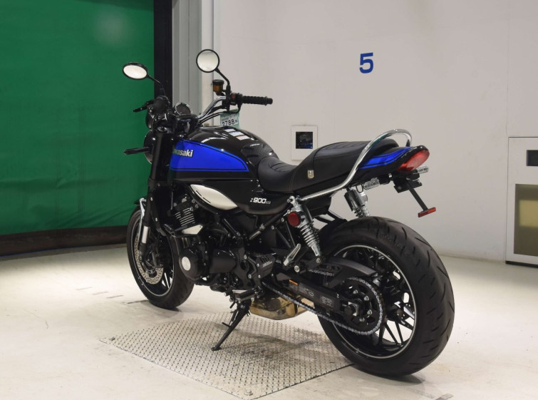 Мотоцикл Kawasaki Z900RS с пробегом 6054 km с пробегом 6054 km