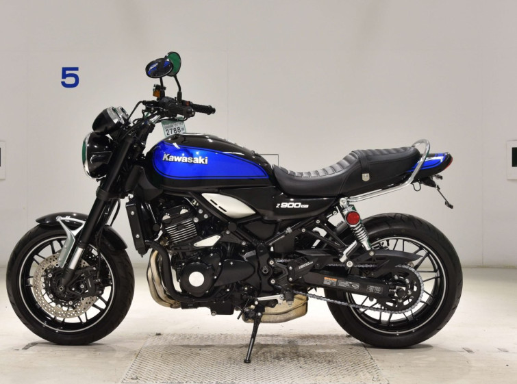 Мотоцикл Kawasaki Z900RS с пробегом 6054 km с пробегом 6054 km