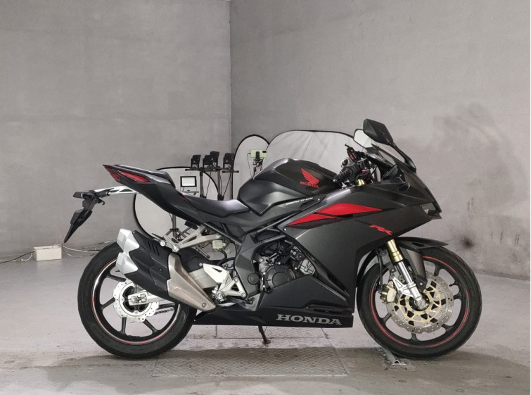 Мотоцикл Honda CBR250RR з пробігом 17843 km