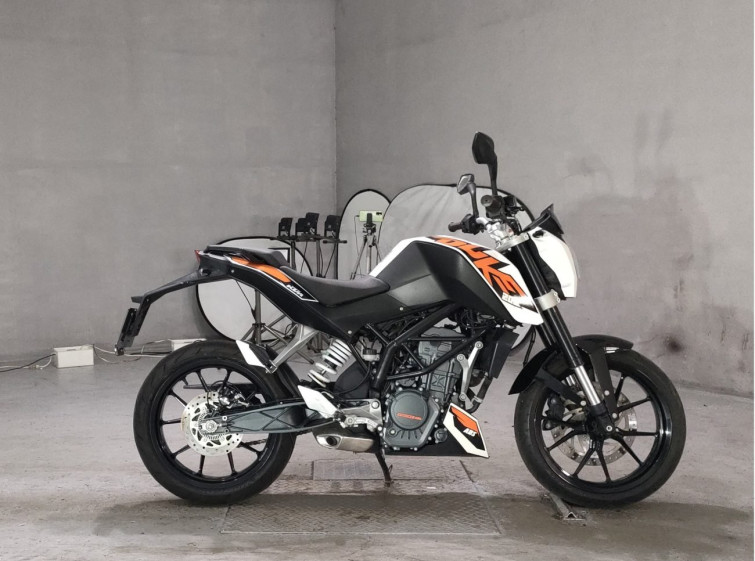 Мотоцикл KTM 200 DUKE з пробігом 2812 km