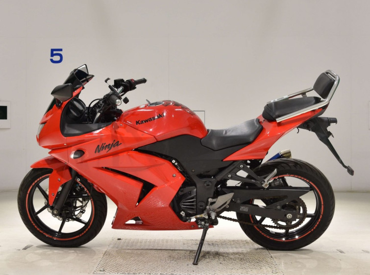 Мотоцикл Kawasaki NINJA250R с пробегом 10288 km с пробегом 10288 km