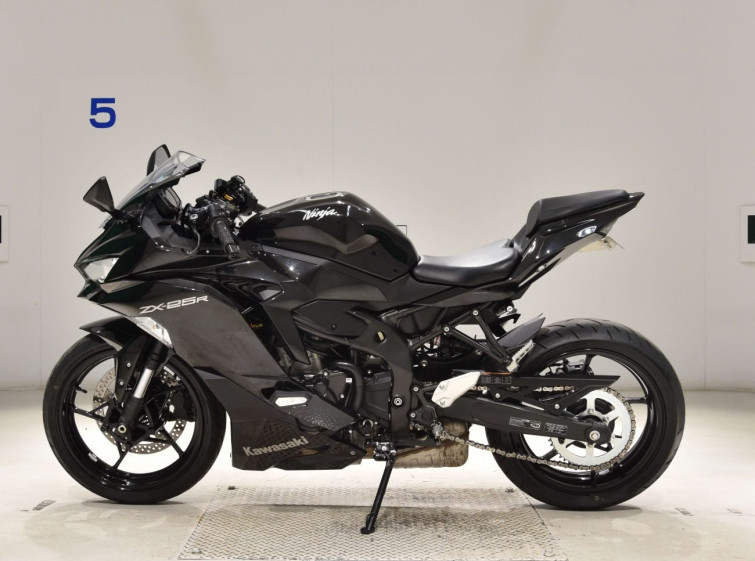 Мотоцикл Kawasaki NINJA ZX-25R с пробегом 9612 km с пробегом 9612 km