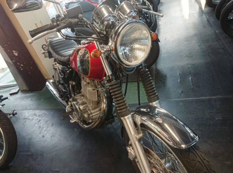 Мотоцикл Yamaha SR400 з пробігом 60 km