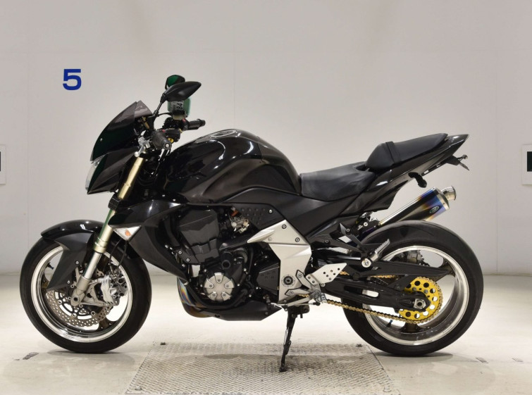 Мотоцикл Kawasaki Z1000 с пробегом 67667 km с пробегом 67667 km