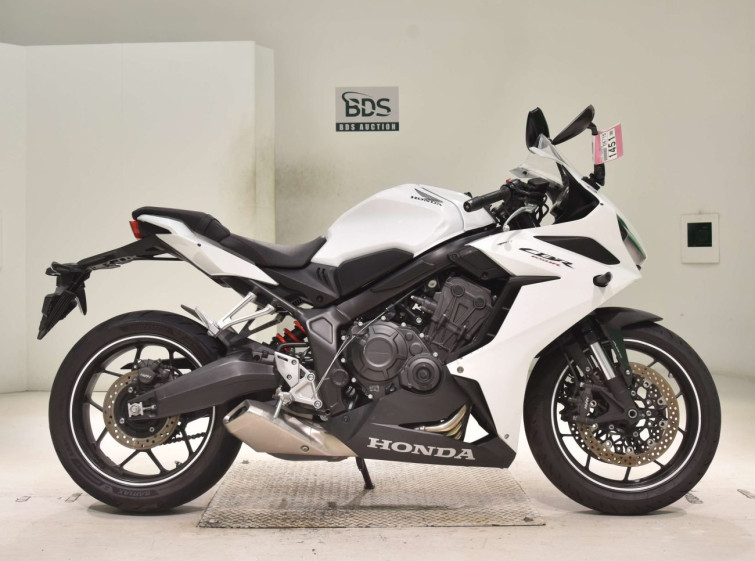 Мотоцикл Honda CBR650R з пробігом 20733 km