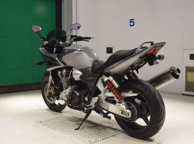 Мотоцикл Honda CB1300SF-3B з пробігом 47288 km з пробігом 47288 km