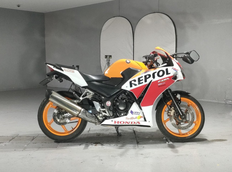 Мотоцикл Honda CBR250R з пробігом 35757 km