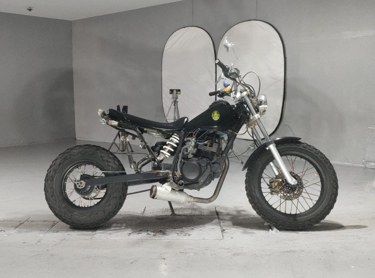 Мотоцикл Yamaha TW200 с пробегом 2614 km