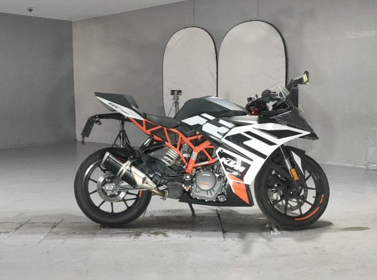 Мотоцикл KTM RC 390 с пробегом 12599 km