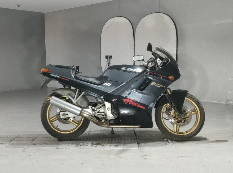 Мотоцикл Honda CBR250R з пробігом 17574 km