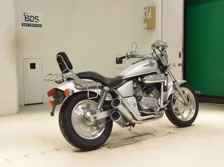 Мотоцикл Honda MAGNA250