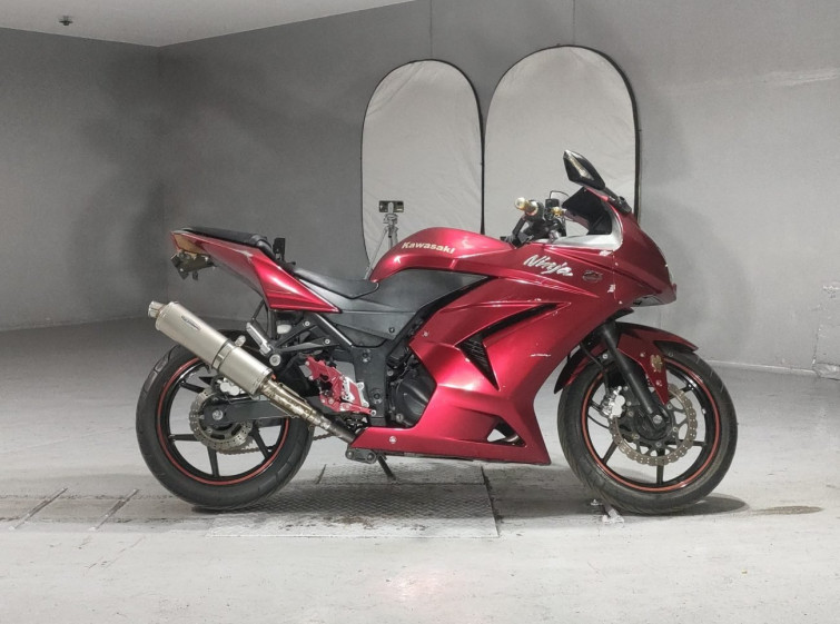 Мотоцикл Kawasaki NINJA250R с пробегом 21522 km