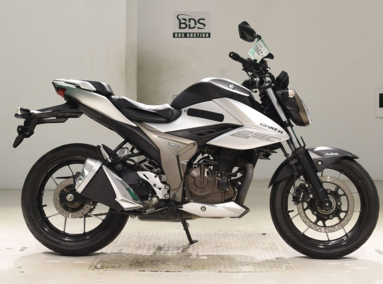 Мотоцикл Suzuki GIXXER250 з пробігом 16952 km з пробігом 16952 km