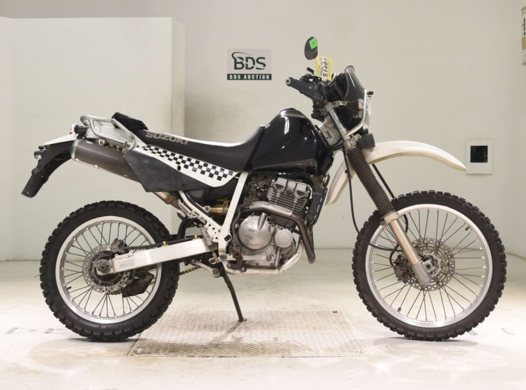 Мотоцикл Suzuki DJEBEL250XC