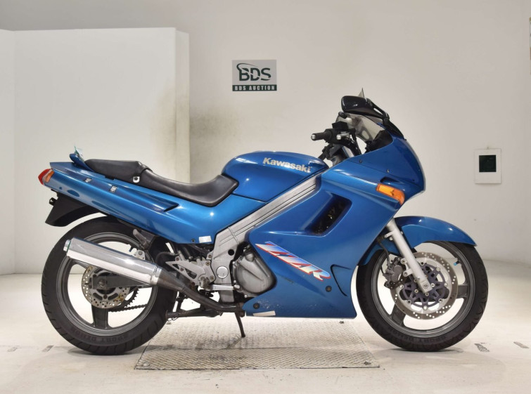 Мотоцикл Kawasaki ZZ-R250 з пробігом 18446 km з пробігом 18446 km