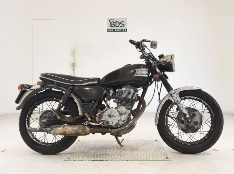 Мотоцикл Yamaha SR400 з пробігом 18438 km