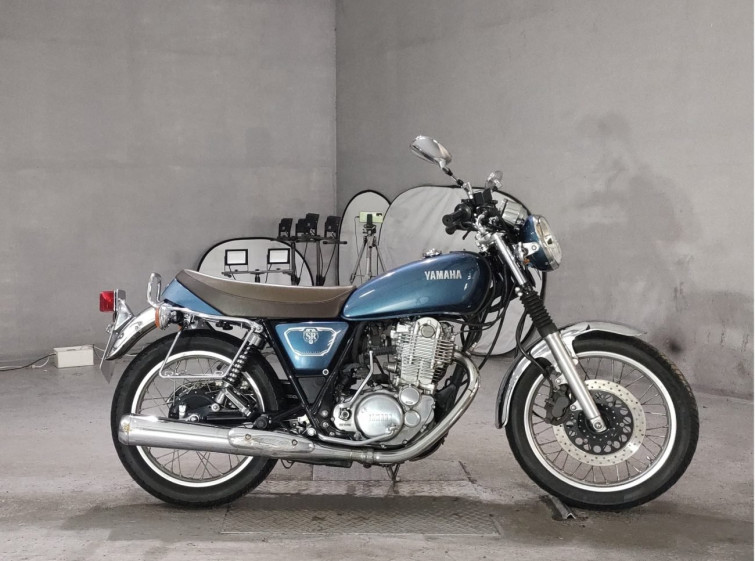 Мотоцикл Yamaha SR400 с пробегом 10690 km